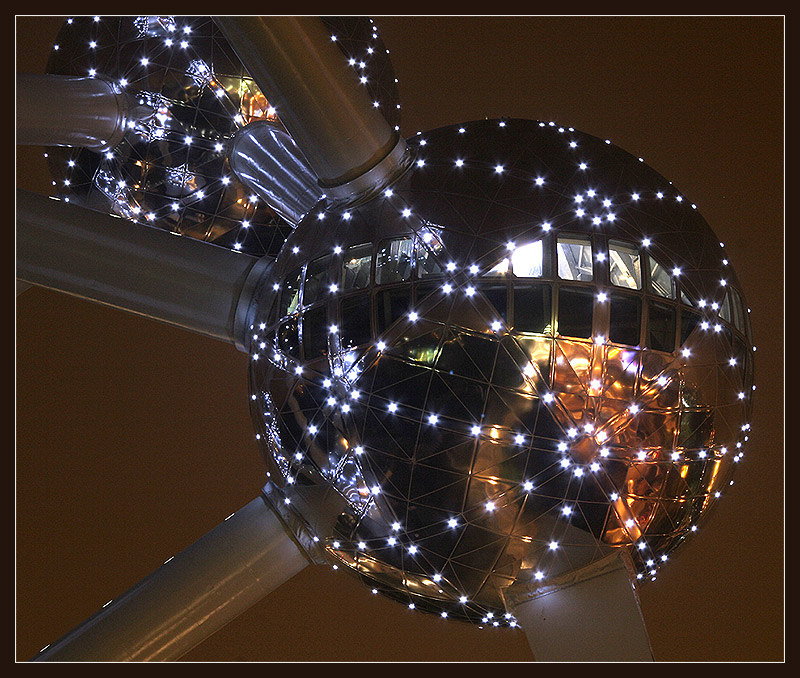 Photo de l’Atomium la nuit